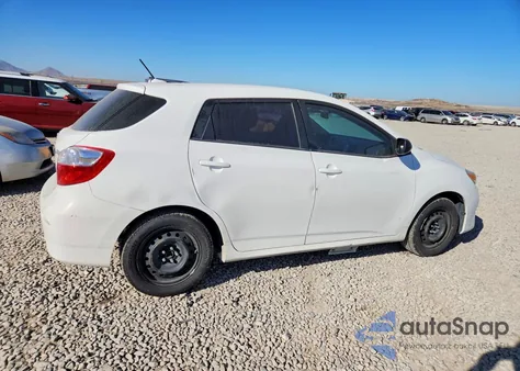 2009 Toyota Corolla Matrix z USA, uszkodzony, nr VIN 2T1KU40EX9C021294